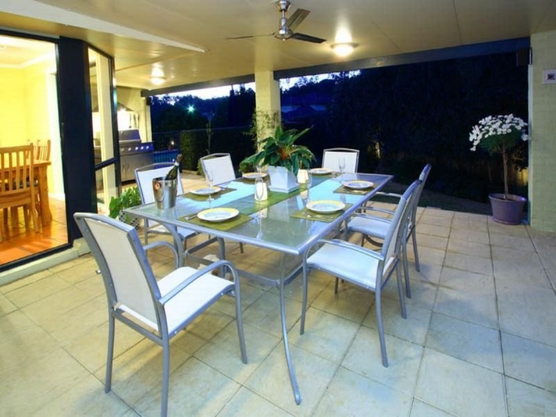 33 Kensington Circuit, Brookfield QLD 4069