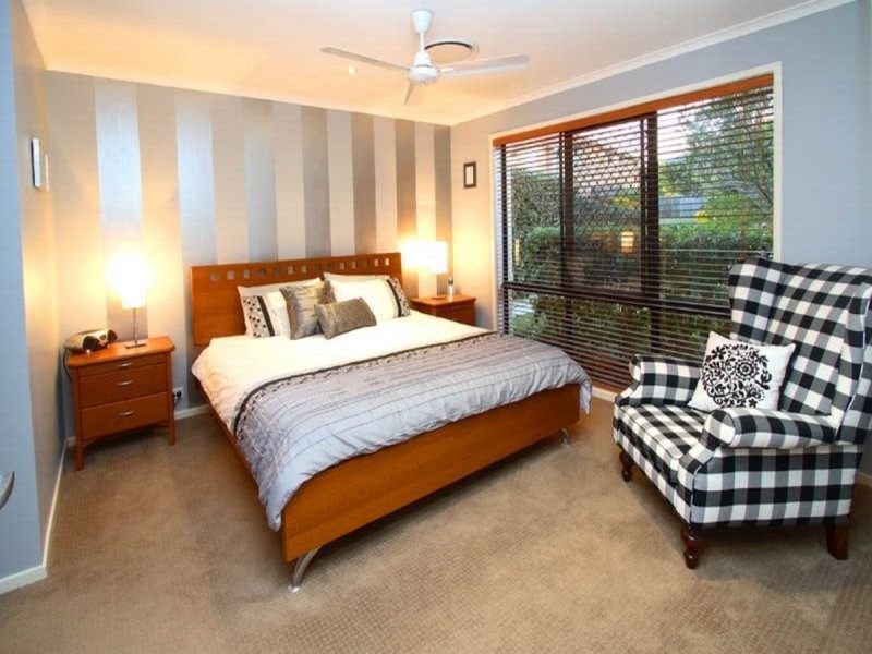 33 Kensington Circuit, Brookfield QLD 4069