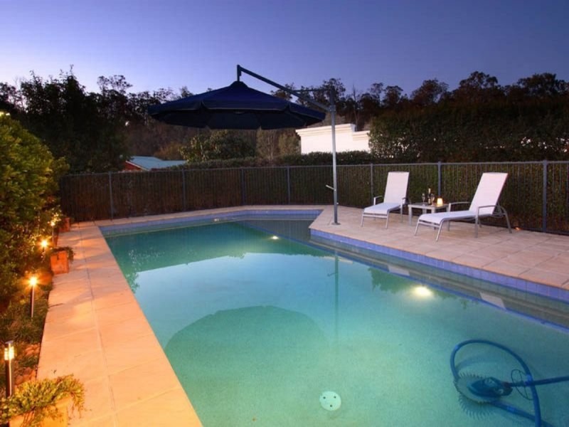 33 Kensington Circuit, Brookfield QLD 4069