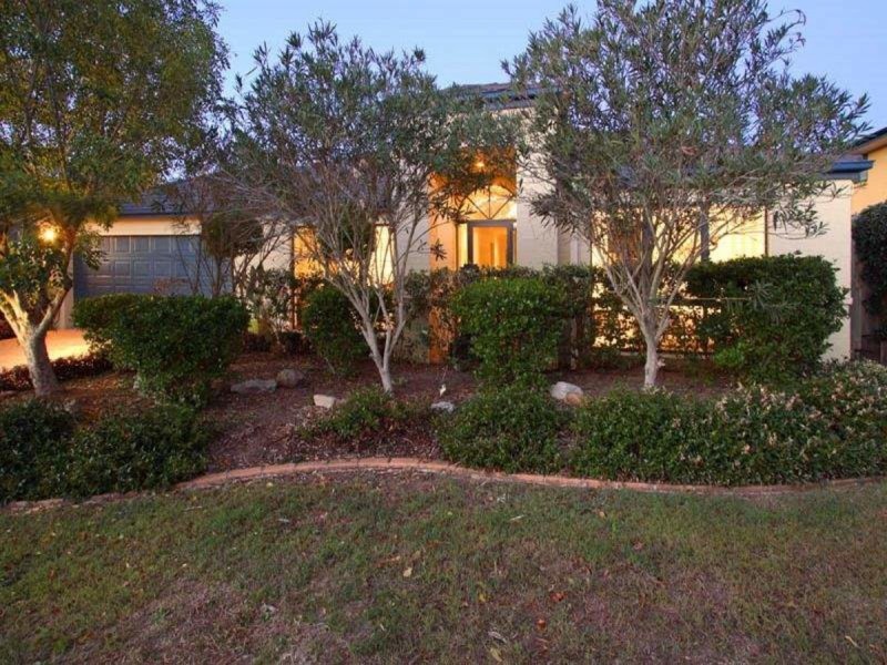 33 Kensington Circuit, Brookfield QLD 4069