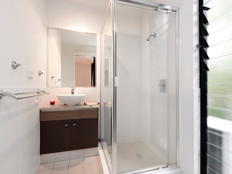 2/26 Lambert Road, Indooroopilly QLD 4068