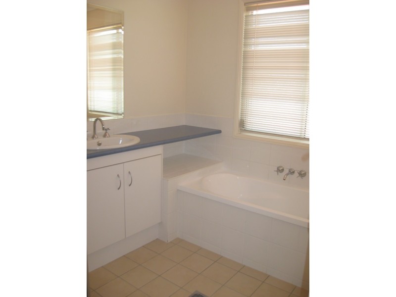 28A Golden Crest Place, Bellbowrie QLD 4070