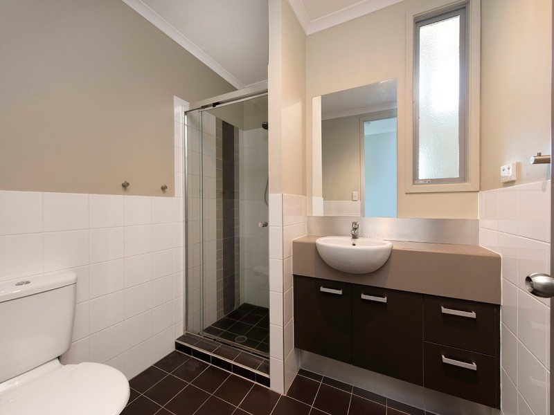 4/1 Sovereign Street, Indooroopilly QLD 4068