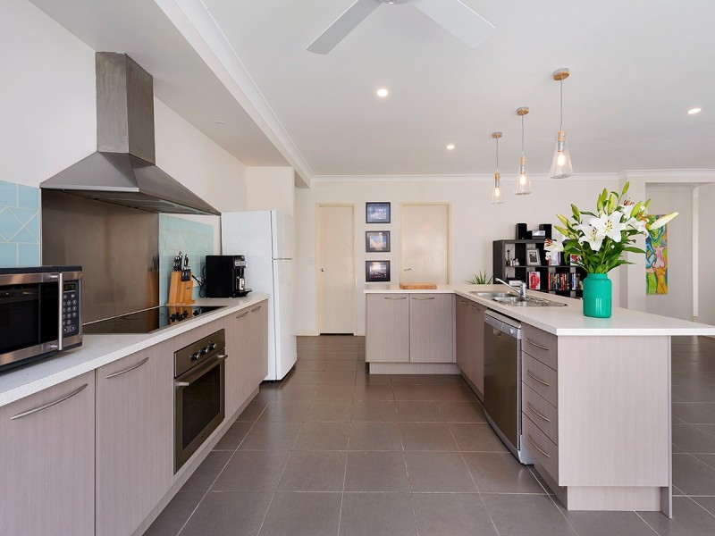 15 Stanaway Place, Bellbowrie QLD 4070