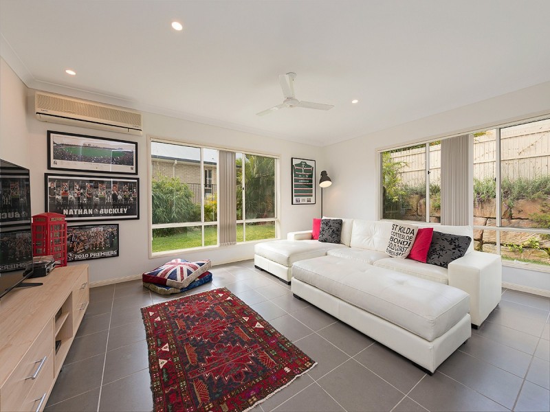 15 Stanaway Place, Bellbowrie QLD 4070