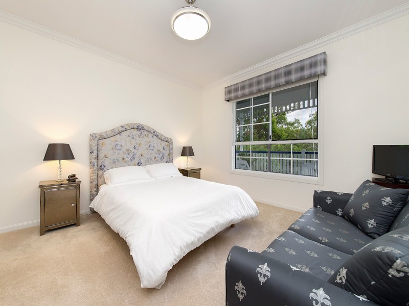 32 Springbrook Place, Moggill QLD 4070