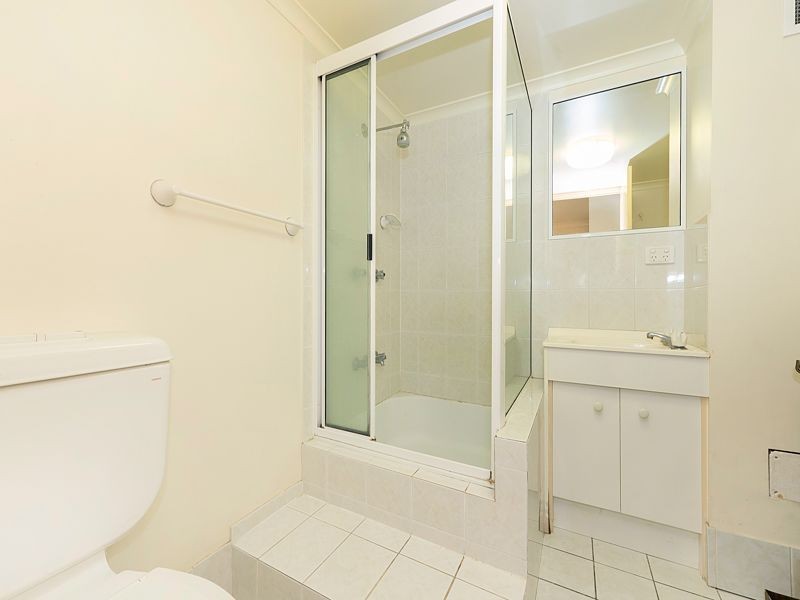 2/73 Waverley Road, Taringa QLD 4068