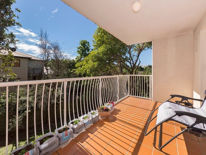 2/73 Waverley Road, Taringa QLD 4068
