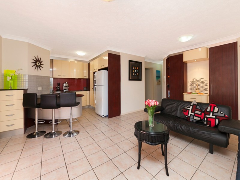 2/194 Carmody Road, St Lucia QLD 4067