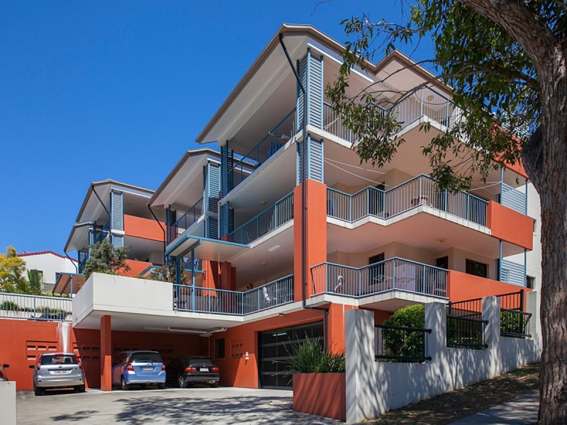 2/194 Carmody Road, St Lucia QLD 4067