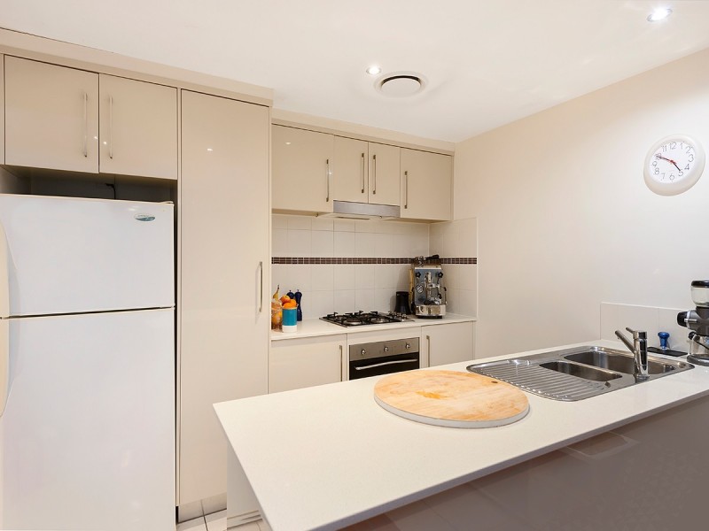 1/76 Durham Street, St Lucia QLD 4067