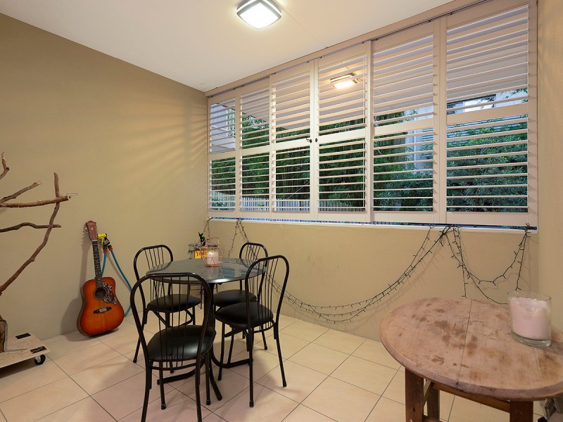 1/76 Durham Street, St Lucia QLD 4067
