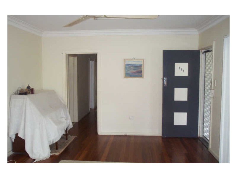 215 Carmody Road, St Lucia QLD 4067