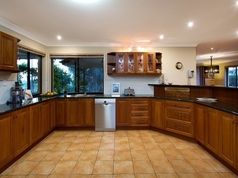 84 Beaufort Crescent, Moggill QLD 4070