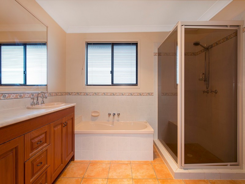 84 Beaufort Crescent, Moggill QLD 4070