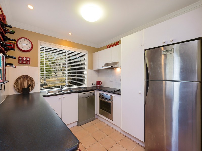 1 Taradale Close, Moggill QLD 4070