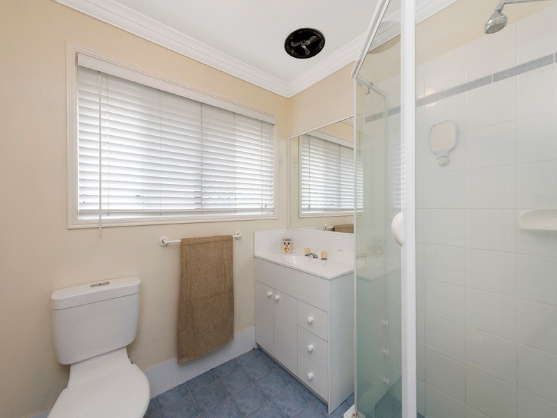 1 Taradale Close, Moggill QLD 4070