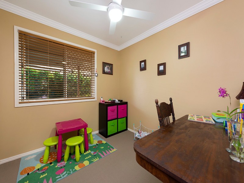 1 Taradale Close, Moggill QLD 4070