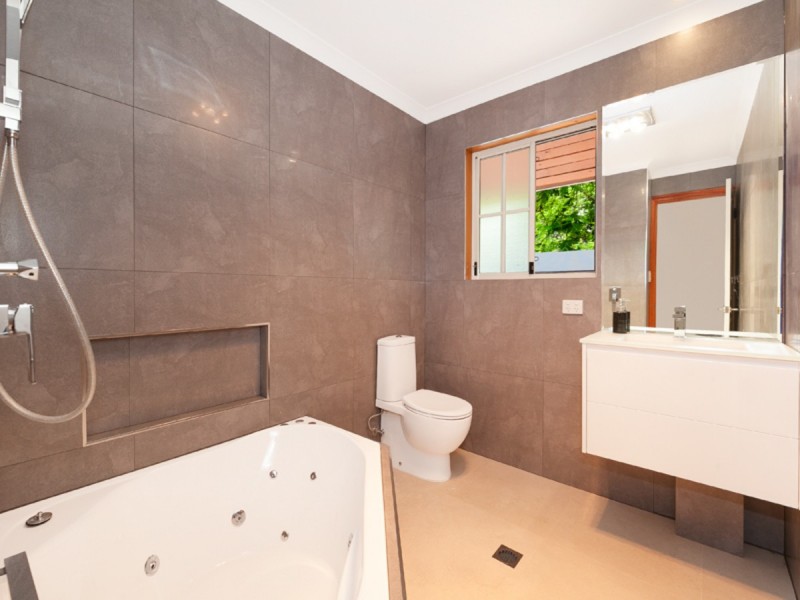 4 Sleath Street, Toowong QLD 4066