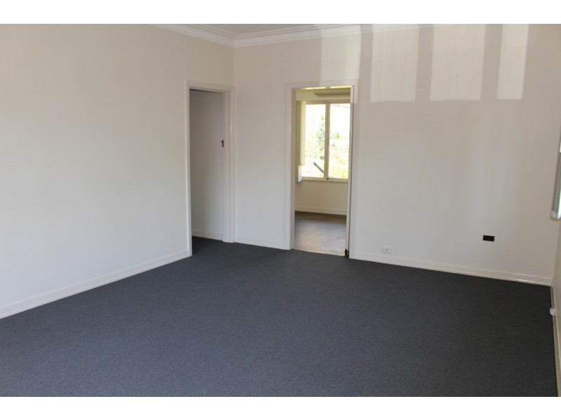 8 Burton Street, Indooroopilly QLD 4068