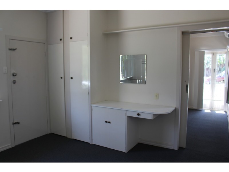 8 Burton Street, Indooroopilly QLD 4068