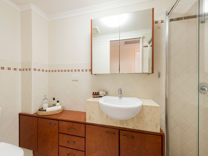 1/29 Holland Street, Toowong QLD 4066