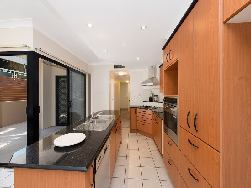 1/29 Holland Street, Toowong QLD 4066