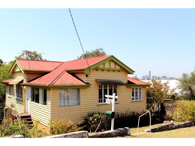 18 Fifth Avenue, Bardon QLD 4065