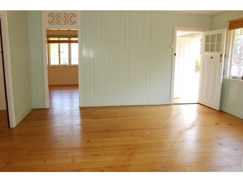 18 Fifth Avenue, Bardon QLD 4065