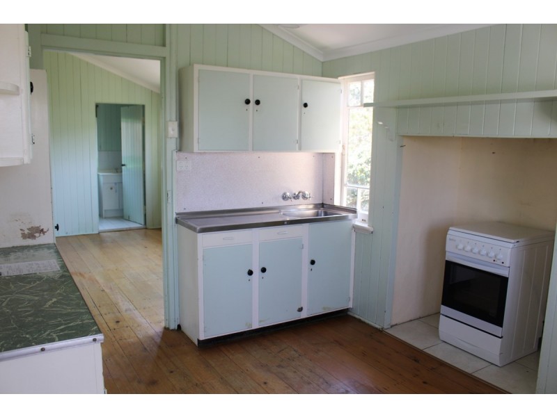 18 Fifth Avenue, Bardon QLD 4065