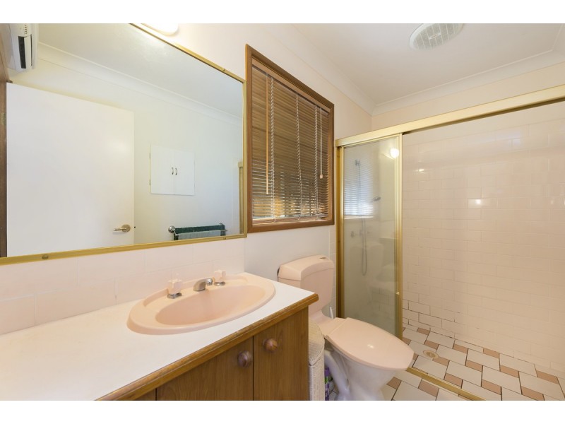 4 Lagoon Crescent, Bellbowrie QLD 4070