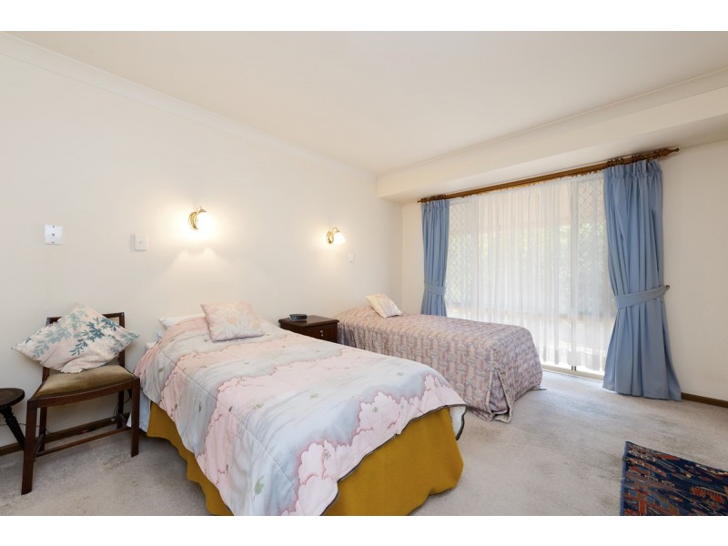 4 Lagoon Crescent, Bellbowrie QLD 4070