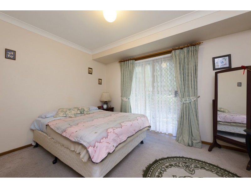 4 Lagoon Crescent, Bellbowrie QLD 4070