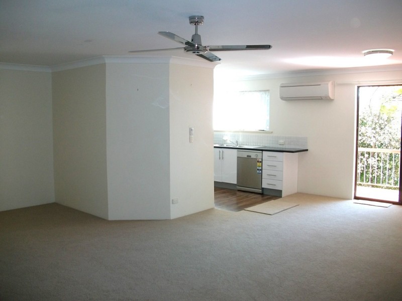 2/16 Armadale Street, St Lucia QLD 4067