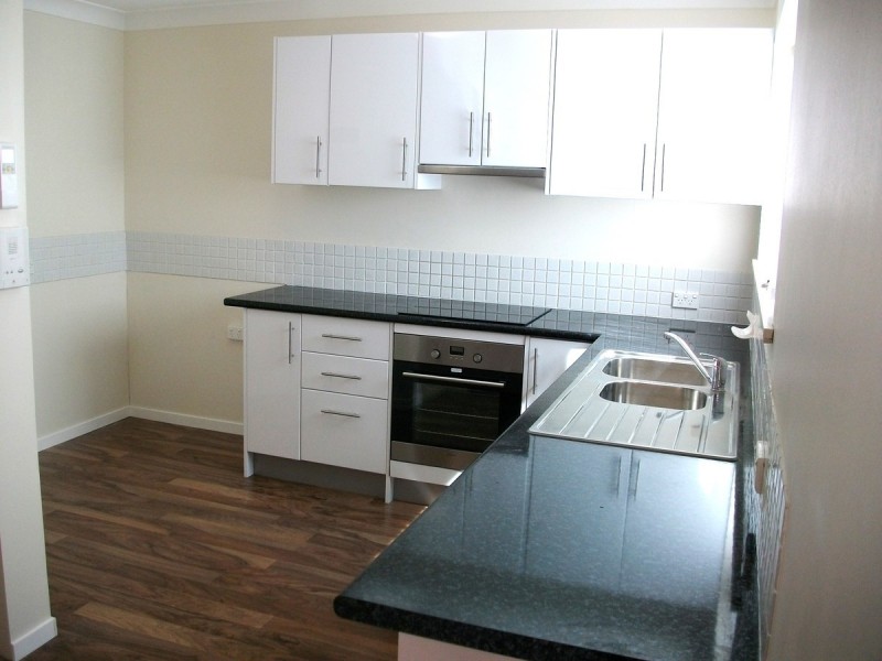 2/16 Armadale Street, St Lucia QLD 4067