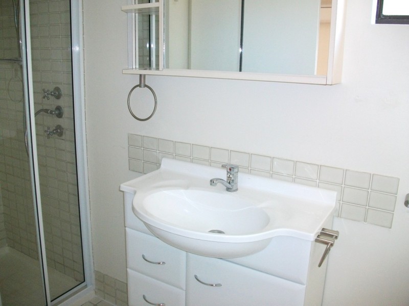 2/16 Armadale Street, St Lucia QLD 4067