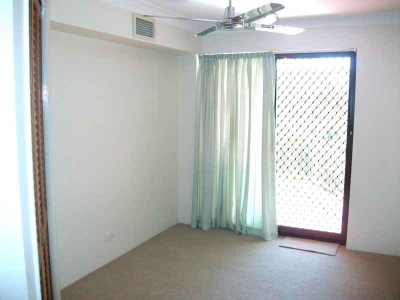 2/16 Armadale Street, St Lucia QLD 4067