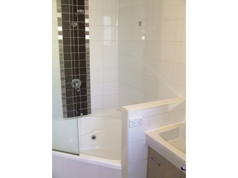 6/202 Carmody Road, St Lucia QLD 4067