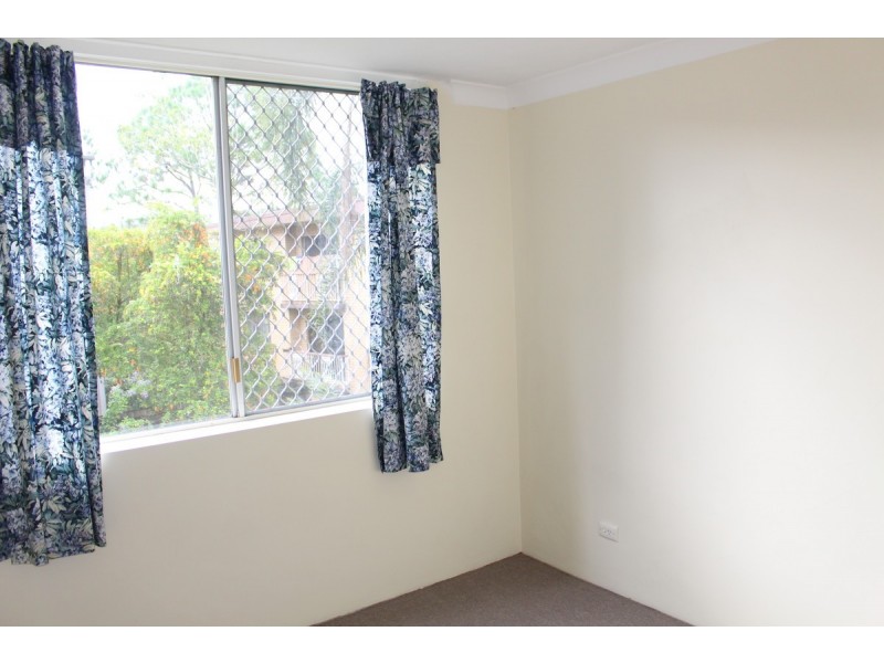 4/117 Clarence Road, Indooroopilly QLD 4068