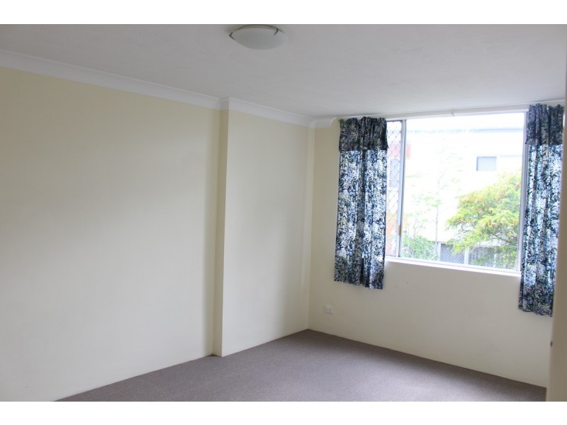 4/117 Clarence Road, Indooroopilly QLD 4068