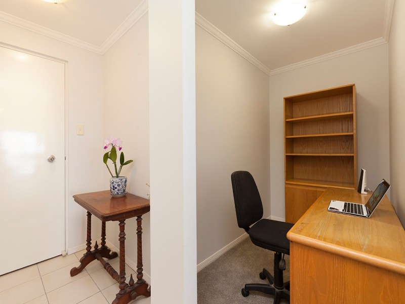 16/11 Grosvenor Road, Indooroopilly QLD 4068