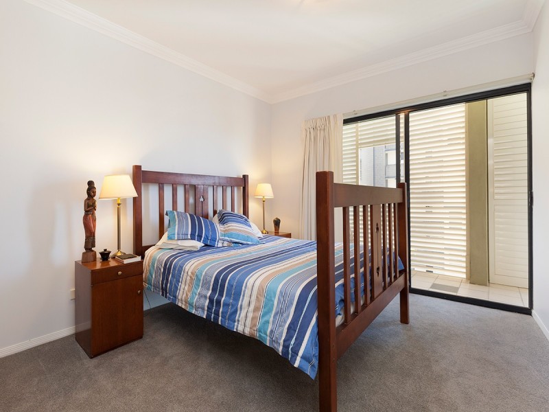 16/11 Grosvenor Road, Indooroopilly QLD 4068