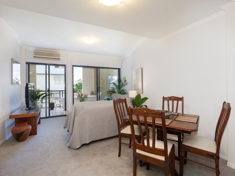 16/11 Grosvenor Road, Indooroopilly QLD 4068