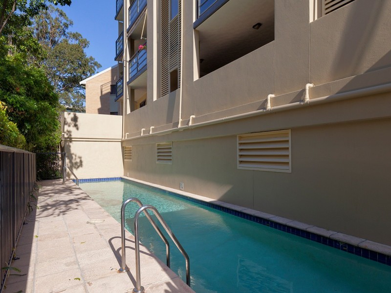 16/11 Grosvenor Road, Indooroopilly QLD 4068
