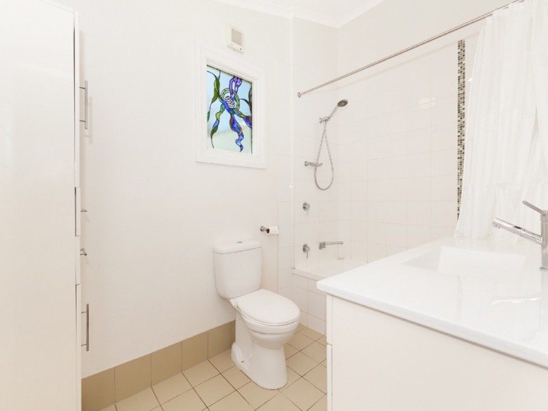 9 Sleath Street, Toowong QLD 4066