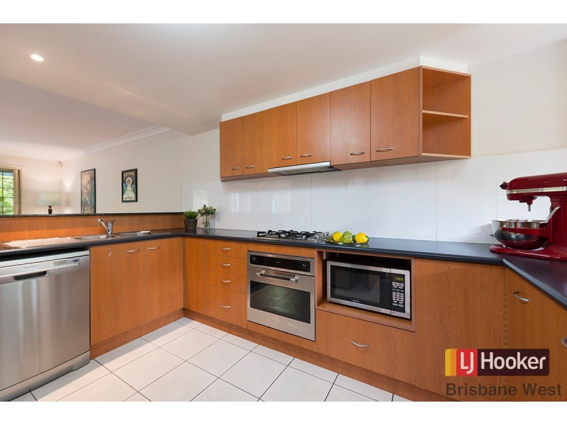 4/47 Newcomen Street, Indooroopilly QLD 4068