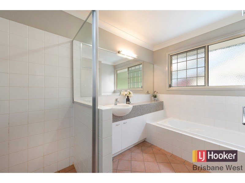 4/47 Newcomen Street, Indooroopilly QLD 4068