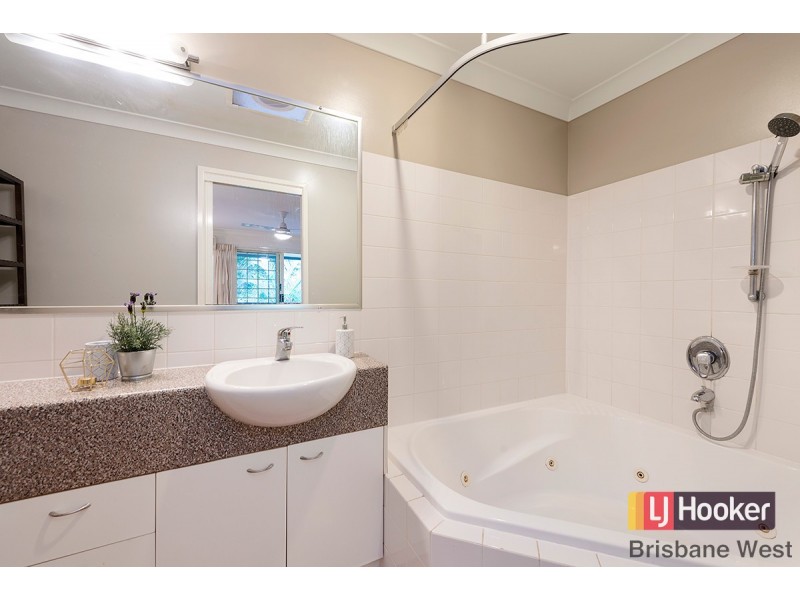 4/47 Newcomen Street, Indooroopilly QLD 4068