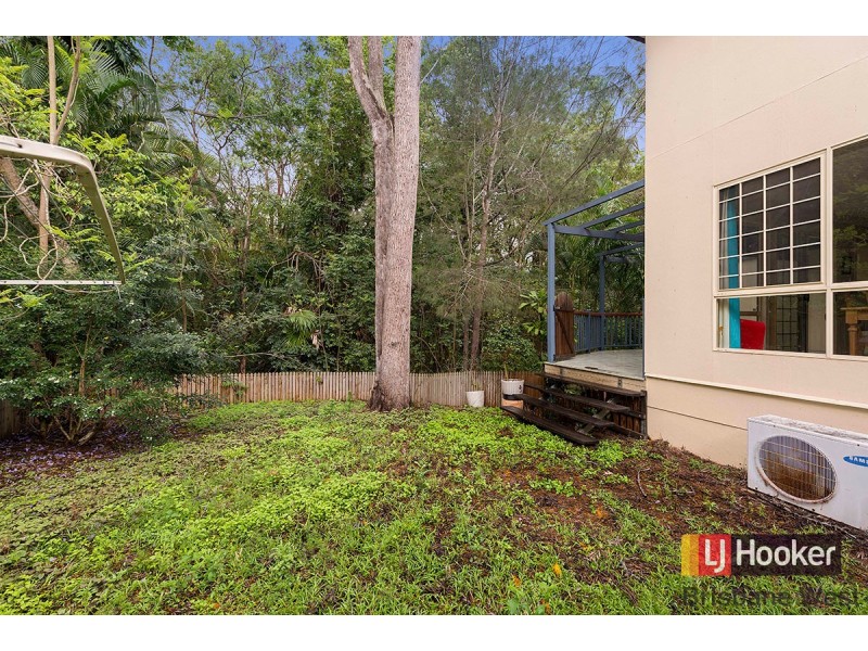 4/47 Newcomen Street, Indooroopilly QLD 4068