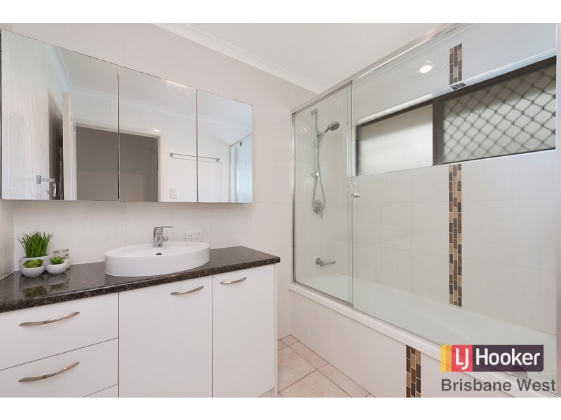 24 Samarai Street, Moggill QLD 4070